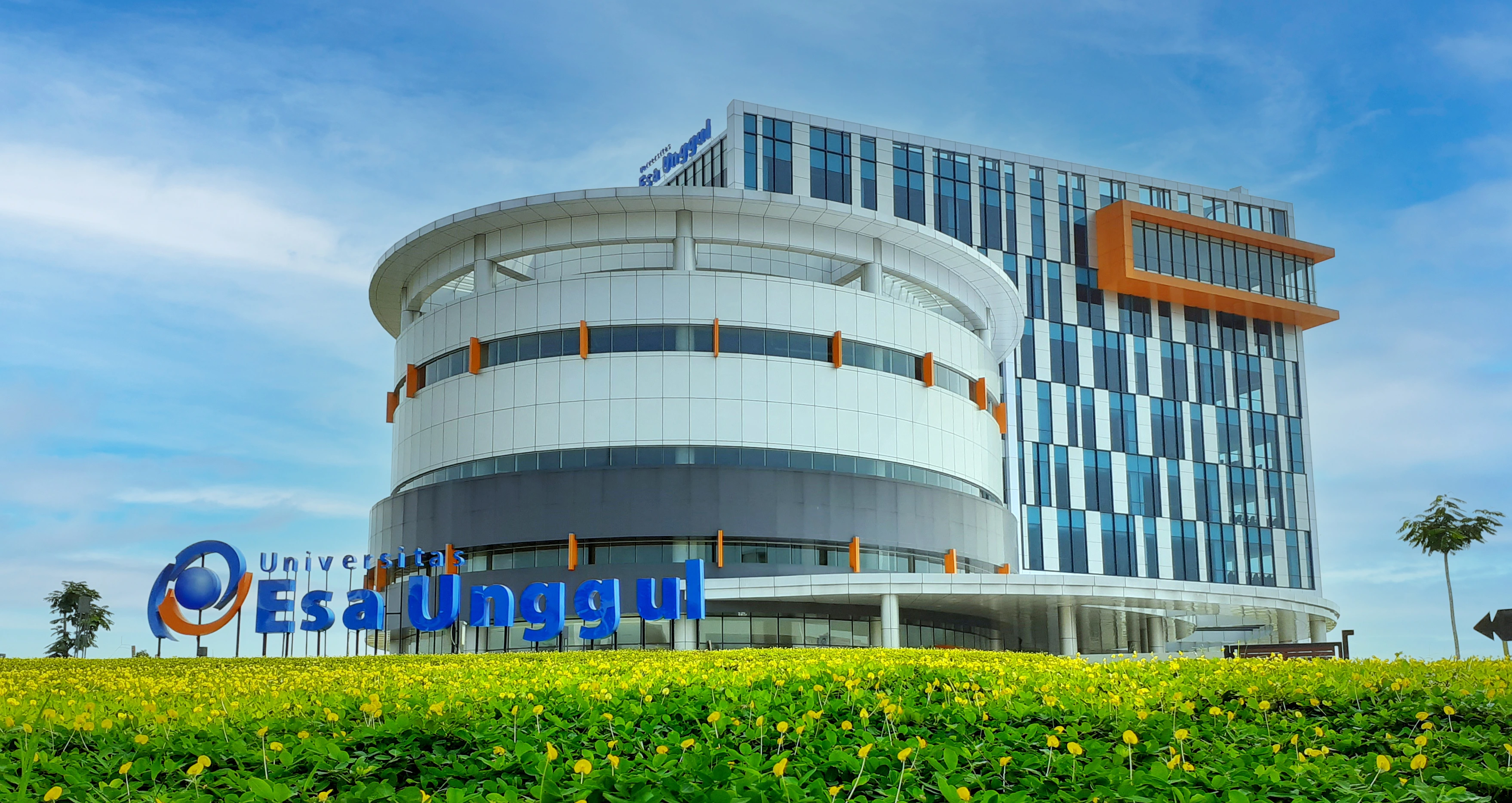Universitas Esa Unggul