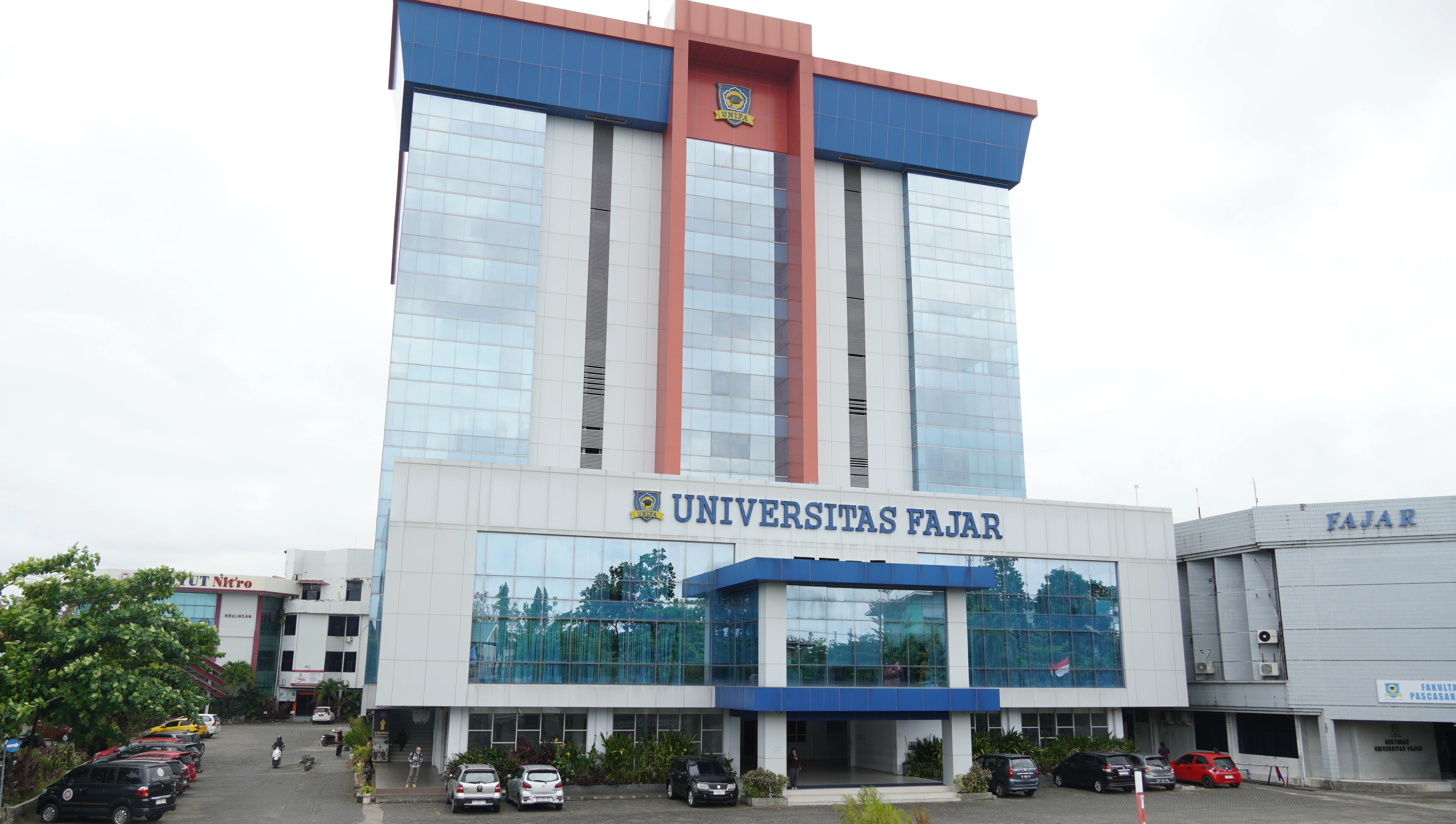 Universitas Fajar